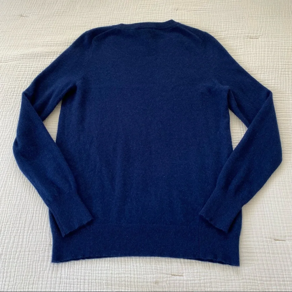 ❌SOLD❌ White + Warren Essentials Navy Cashmere Sweater - Picture 3 of 7